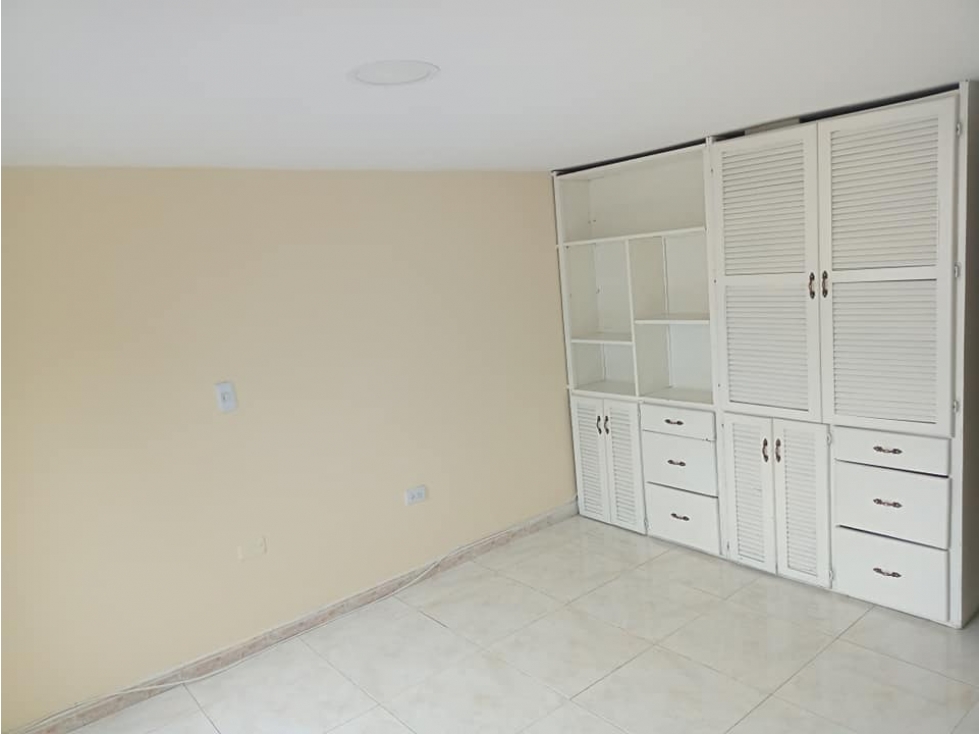 EN VENTA APARTAMENTO SEGUNDO PISO MUY CENTRAL SECTOR SAN ANDRESITO — foto 2