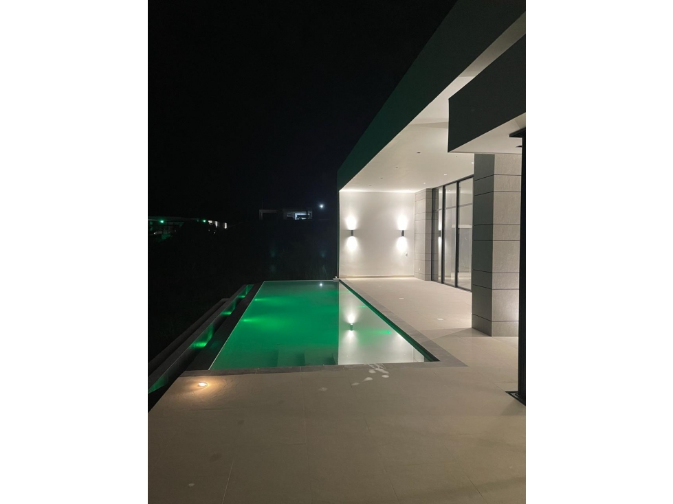 SE VENDE ESPECTACULAR CASA CAMPESTRE EN PRESTIGIOSO CONDOMINIO — foto 2