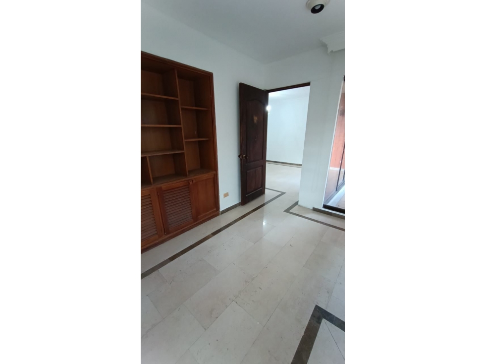 EN VENTA AMPLIO APARTAMENTO EN PINARES DE SAN MARTÍN, PEREIRA — foto 2