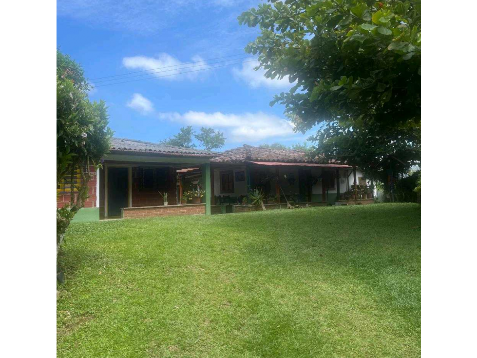 Venta de finca campestre en Marsella - 1