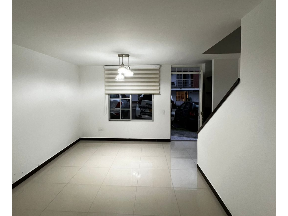 EN VENTA ESPECTACULAR CASA DUPLEX EN CONJUNTO CERRADO