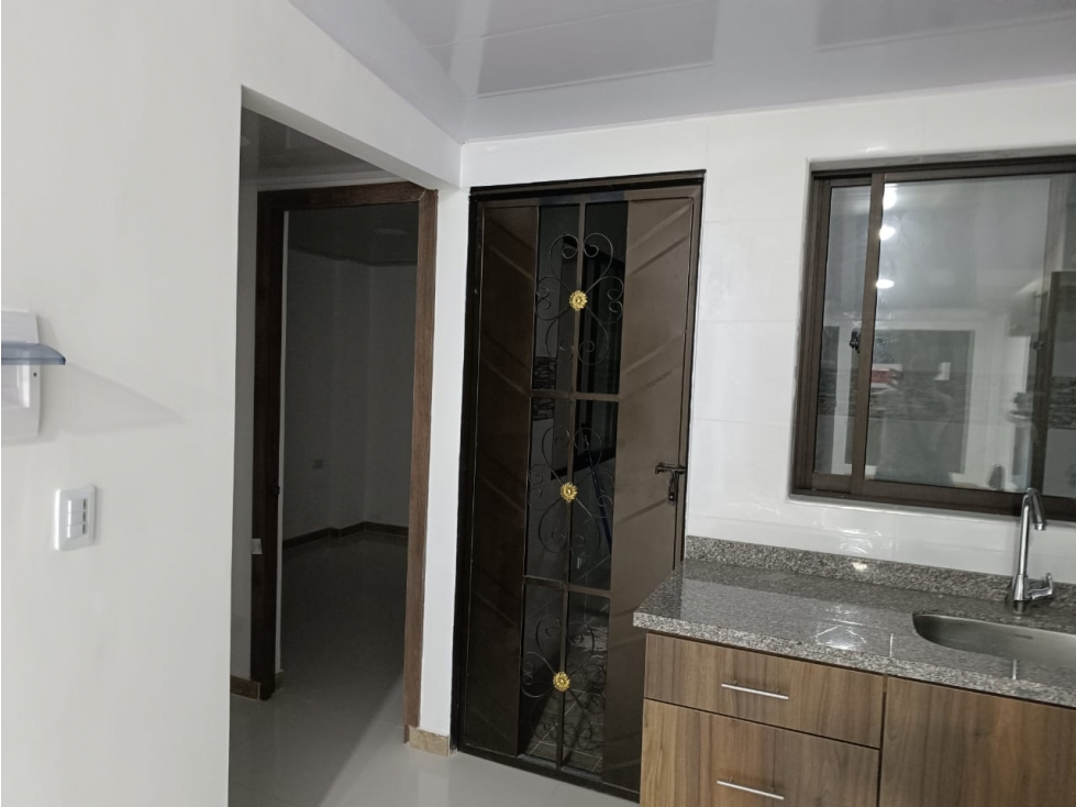 SE VENDE CASA EN EL BARRIO POBLADO II, EXCELENTES ACABADOS, PEREIRA — foto 4