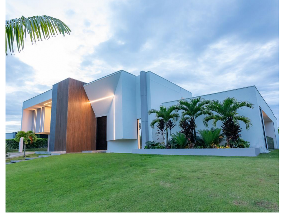 EN VENTA MODERNA Y LUJOSA CASA EN CERRITOS, PEREIRA, RISARALDA