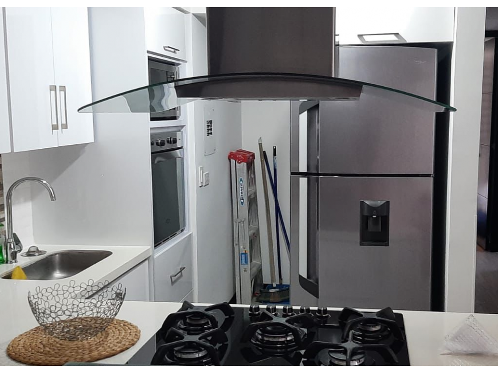 EN VENTA ESPECTACULAR APARTAMENTO AMOBLADO EN EDIFICIO, PEREIRA