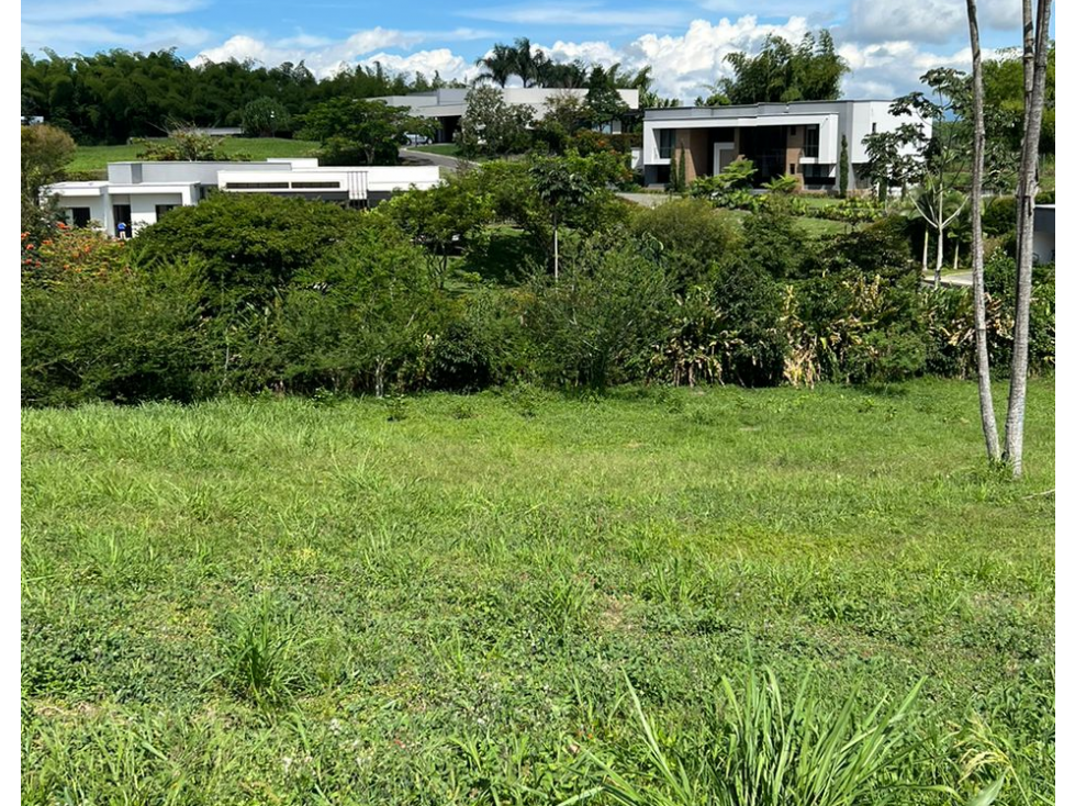 EN VENTA MAGNÍFICO LOTE CAMPESTRE, UBICADO EN CONDOMIO MALABAR