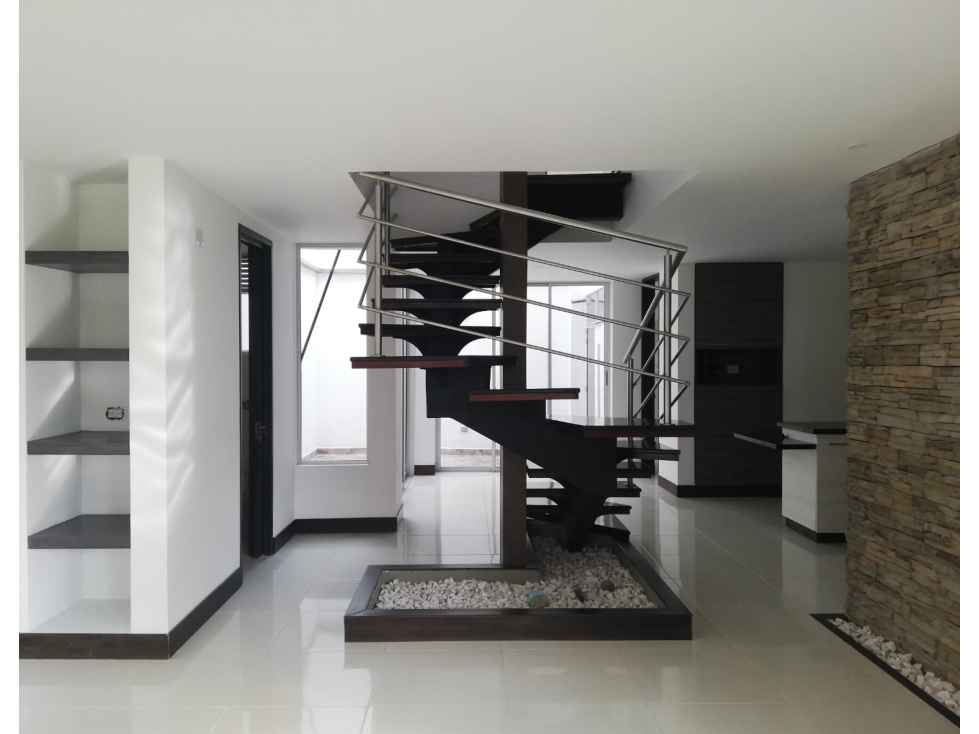 EN VENTA CASA DE DOS PISOS EN BARRIO LA VILLA, PEREIRA