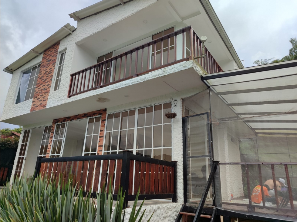 EN VEN-PERMUTA CASA CAMPESTRE, UBICACIÓN EN PEREIRA VIA LA FLORIDA — foto 5