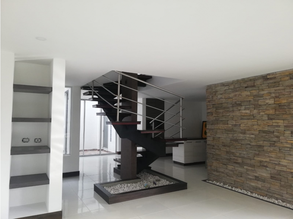 EN VENTA CASA DE DOS PISOS EN BARRIO LA VILLA, PEREIRA — foto 3