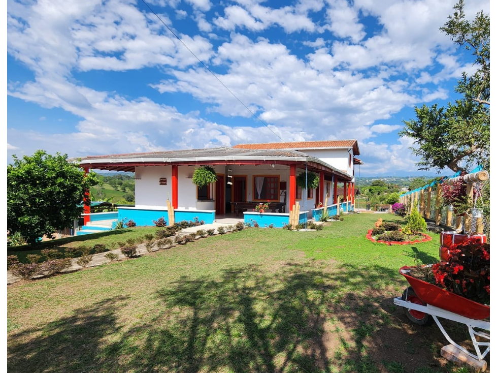 EN VENTA FINCA EN MONTEZUMA, VÍA ALCALÁ