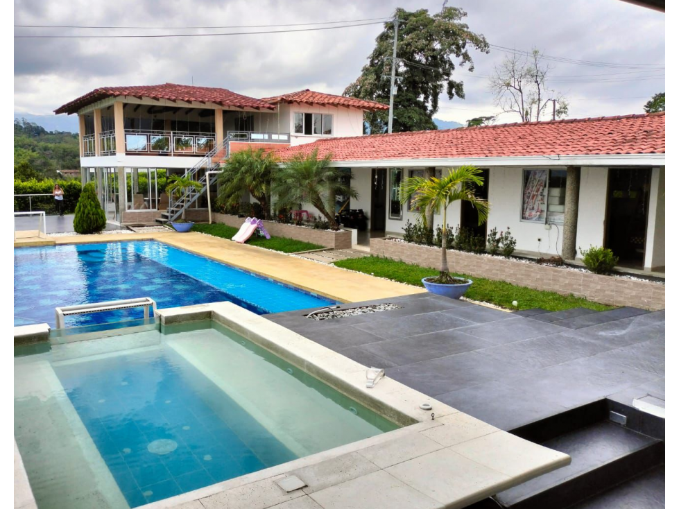 EN VENTA MAGNIFICA CASA EN CONDOMINIO CERRADO, ZONA CAMPESTRE