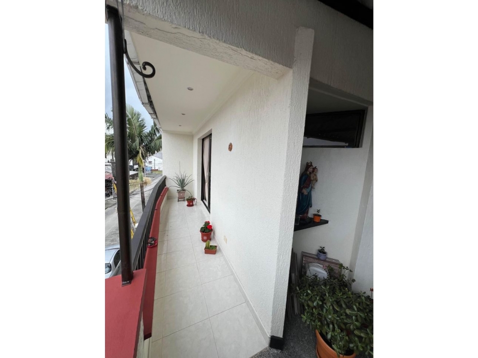 EN VEN-PERMUTA CASA BIFAMILIAR, TRES NIVELES, VEHICULAR, DOSQUEBRADAS — foto 6