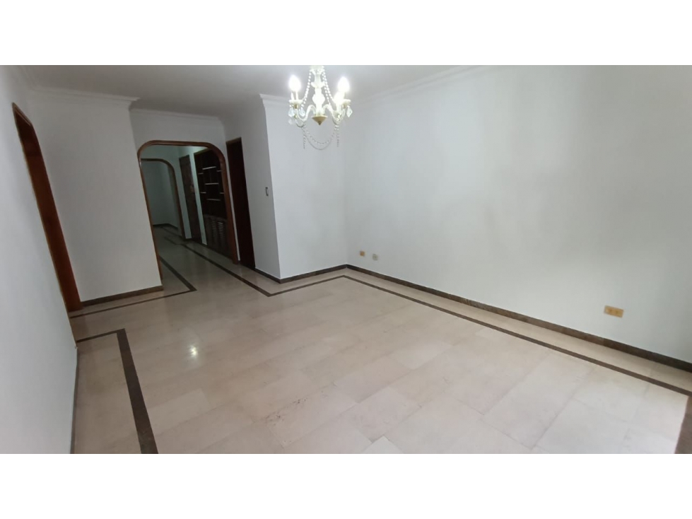 EN VENTA AMPLIO APARTAMENTO EN PINARES DE SAN MARTÍN, PEREIRA — foto 3