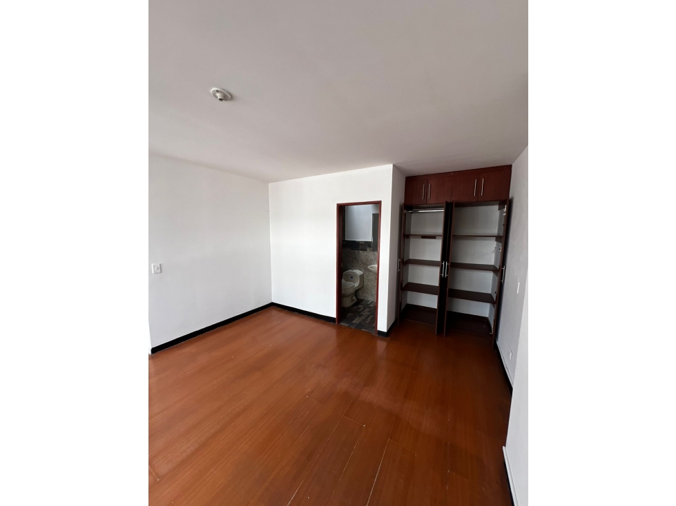 EN VENTA CASA O RENTA DE TRES PISOS UNIFAMILIAR EN PEREIRA — foto 6