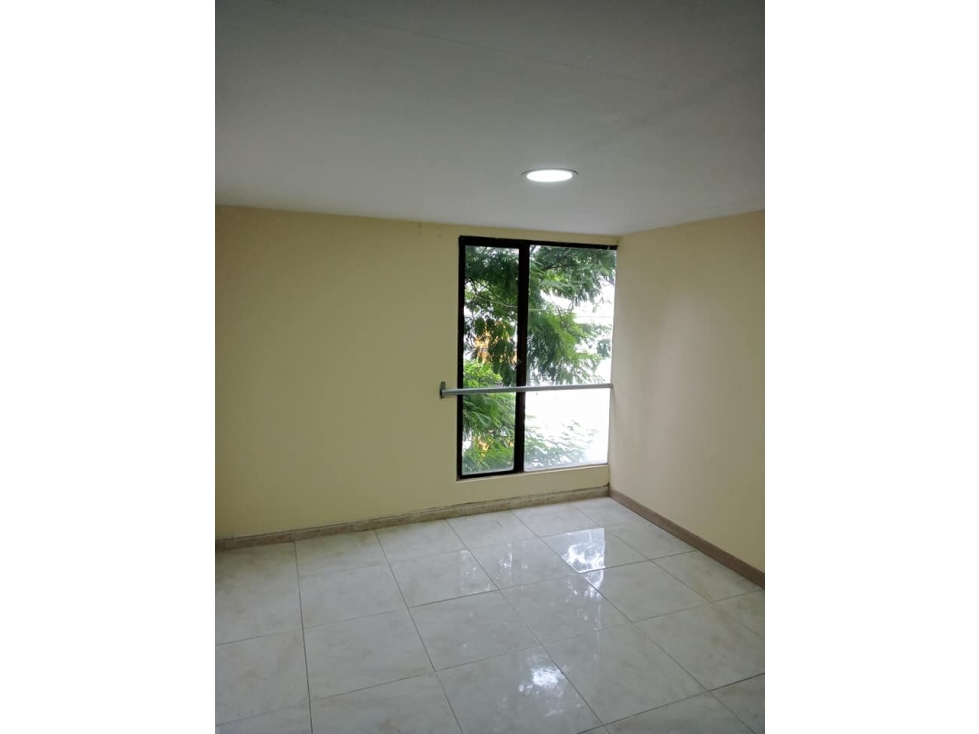 EN VENTA APARTAMENTO SEGUNDO PISO MUY CENTRAL SECTOR SAN ANDRESITO — foto 4