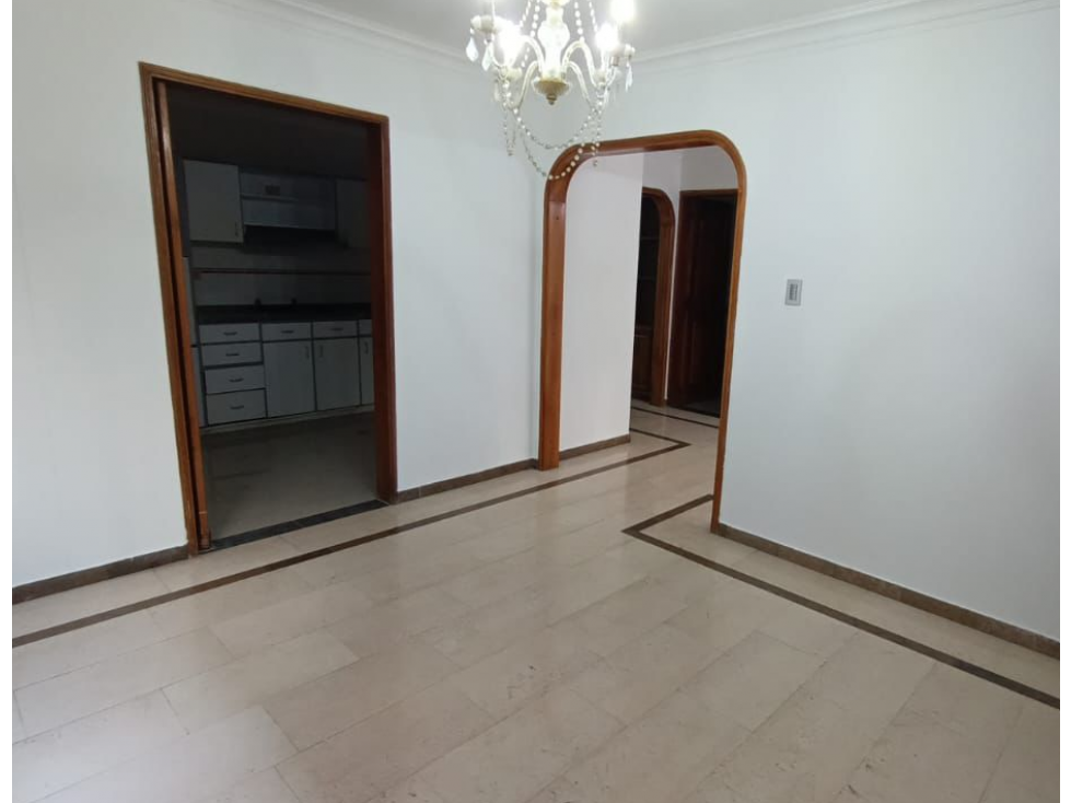 EN VENTA AMPLIO APARTAMENTO EN PINARES DE SAN MARTÍN, PEREIRA