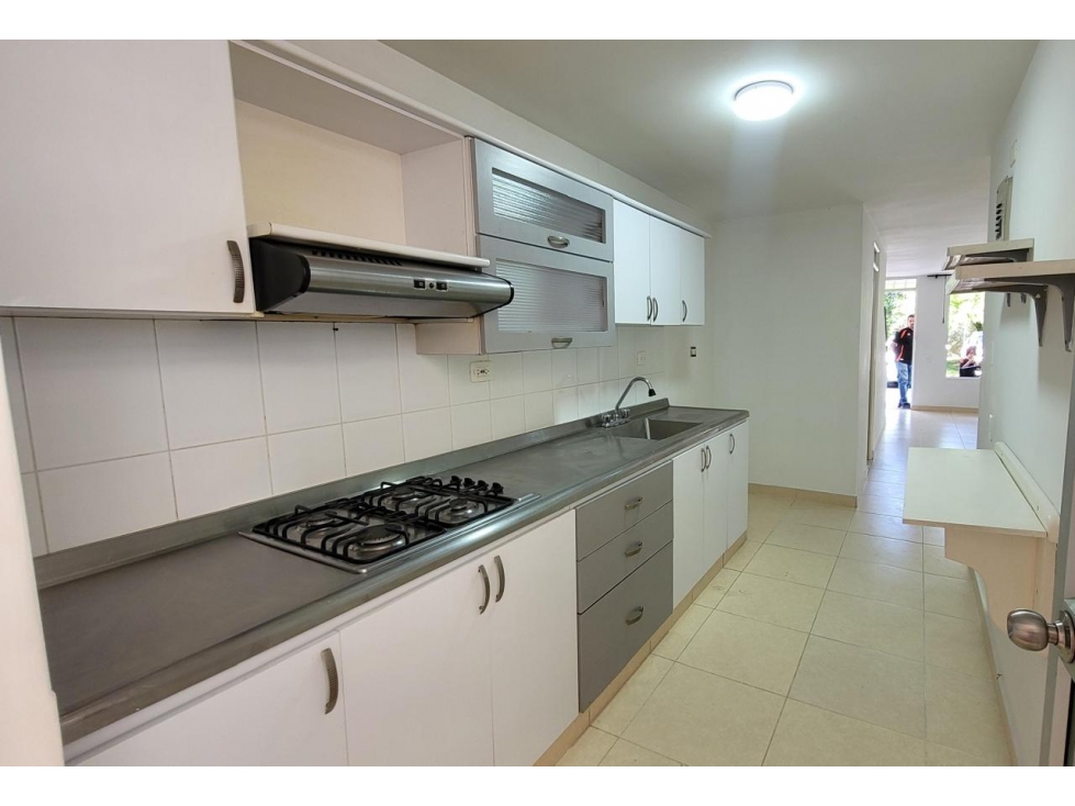 SE VENDE CASA DE 3 NIVELES EN CONJ CERRADO ENTRE AV. SUR Y AV. CONDINA — foto 6