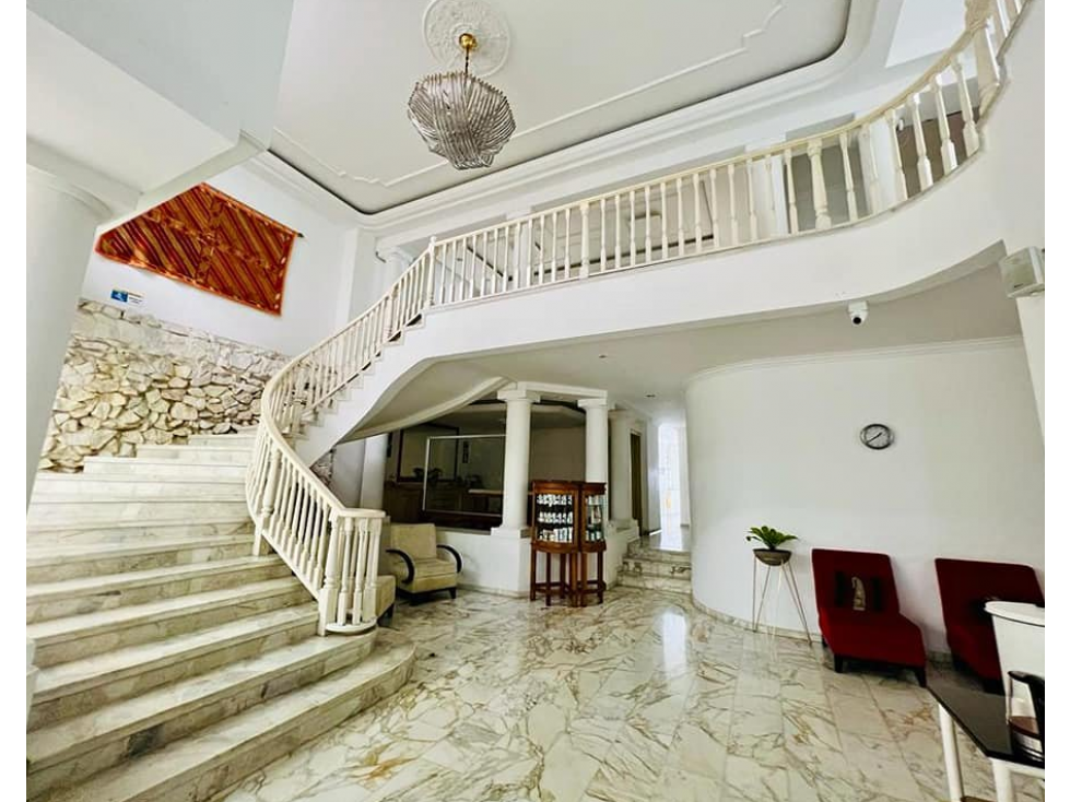 EN VENTA LUJOSA Y EXCLUSIVA MANSION EN PINARES DE SAN MARTíN, PEREIRA
