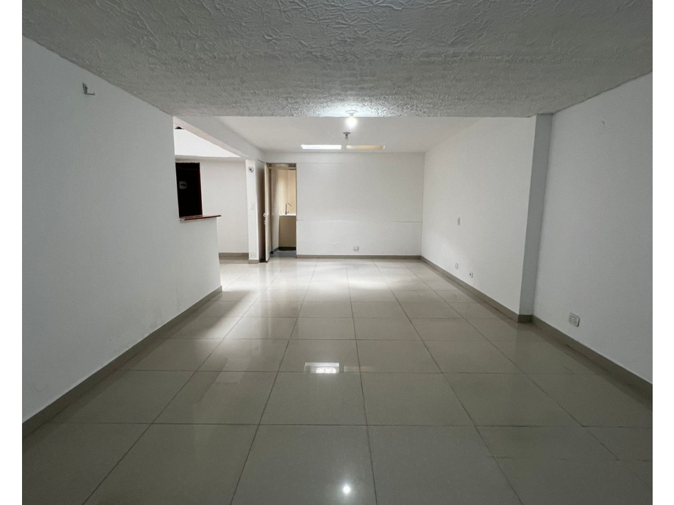 EN VENTA CASA O RENTA DE TRES PISOS UNIFAMILIAR EN PEREIRA