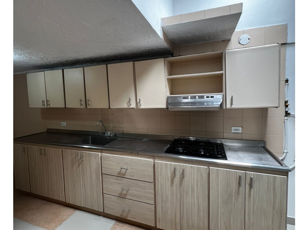 EN VENTA CASA O RENTA DE TRES PISOS UNIFAMILIAR EN PEREIRA — foto 3