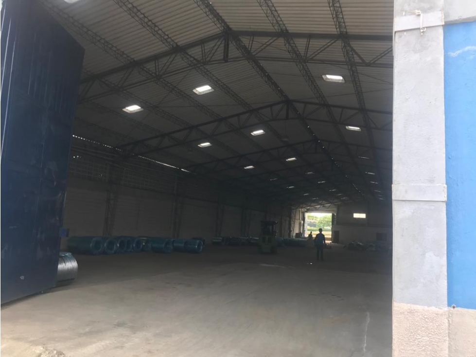 ALQUILER DE BODEGA EN CIRCUNVALAR CERCA A CARIBE VERDE - BARRANQUILLA — foto 6