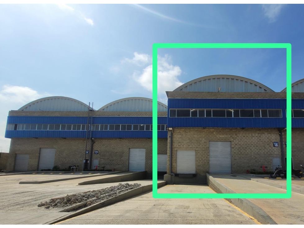 ALQUILER DE BODEGA PARA ESTRENAR EN LA CIRCUNVALAR - BARRANQUILLA F