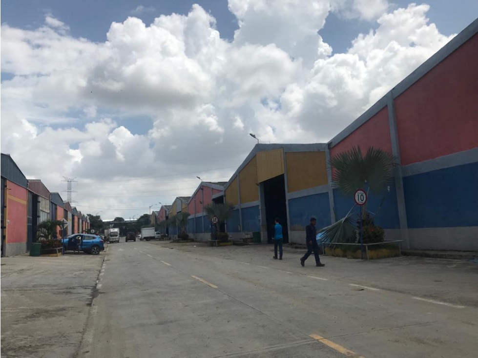 ALQUILER DE BODEGA EN CIRCUNVALAR CERCA A CARIBE VERDE - BARRANQUILLA — foto 3