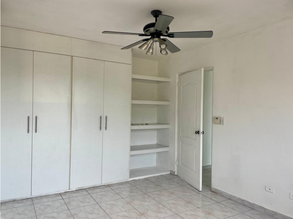 SE VENDE APARTAMENTO EN MANROY — foto 3