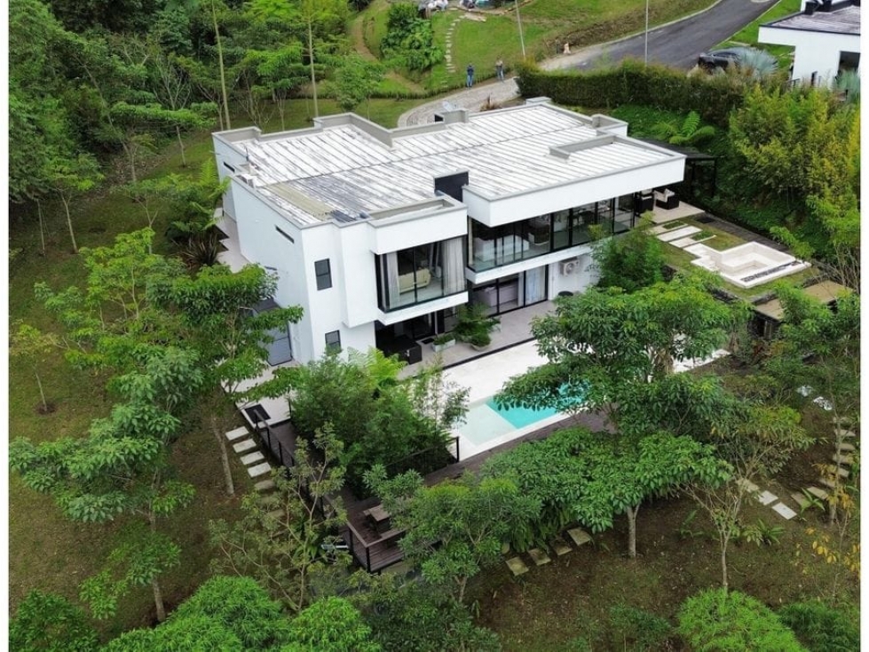 CASA CAMPESTRE EN VENTA SECTOR CONDINA PEREIRA