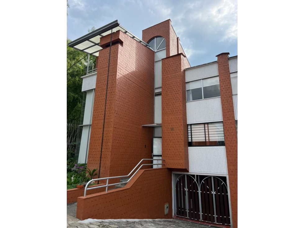 CASA AMOBLADA EN VENTA ALAMOS PEREIRA