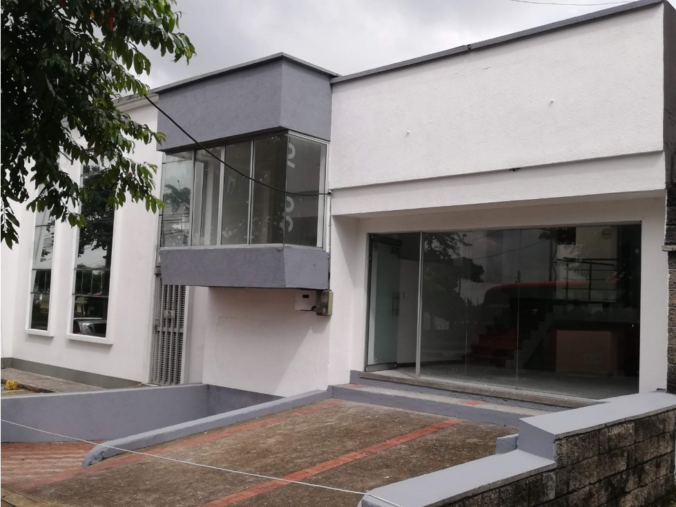 LOCAL EN ALQUILER AV 30 DE AGOSTO PEREIRA