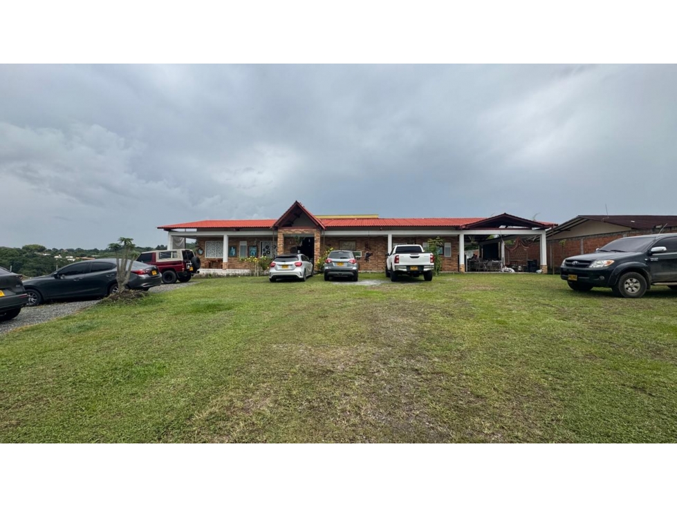 CASA CAMPESTRE (COMERCIAL-RESIDENCIAL) EN VENTA SECTOR COMBIA PEREIRA