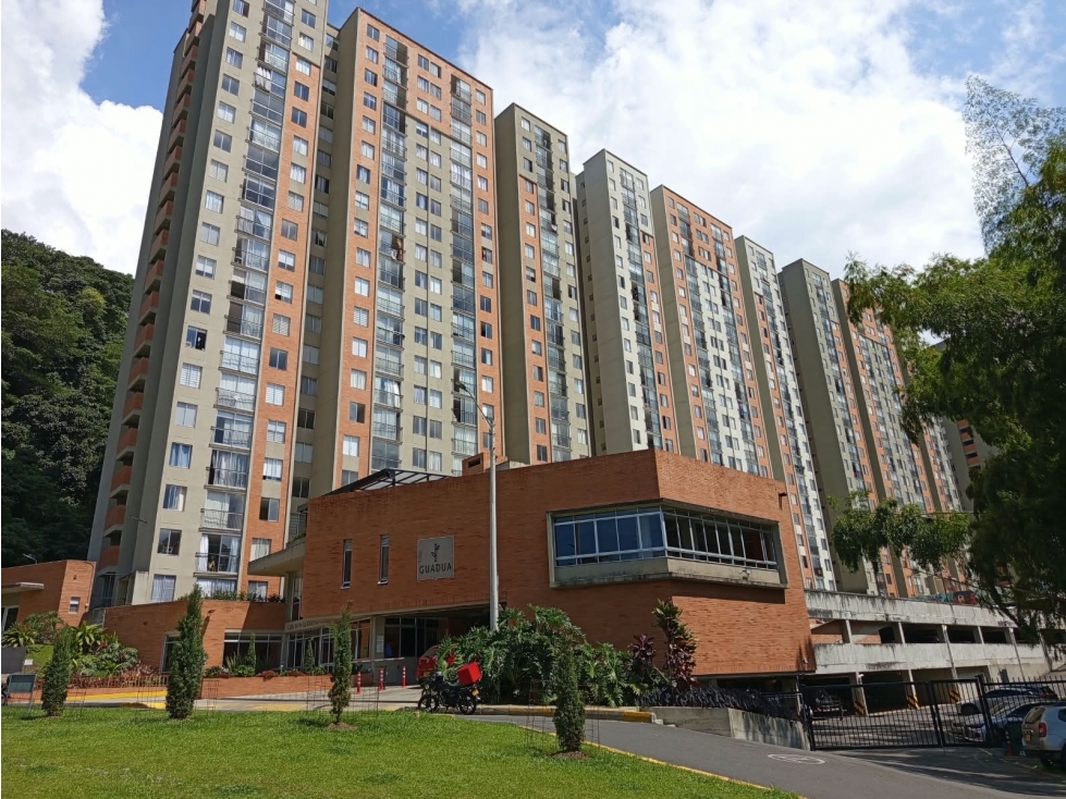 APARTAMENTO EN EL POBLADO I EDIFICIO GUADUA