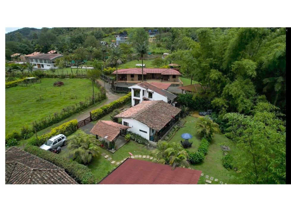 CASA DE CAMPO CON CABAÑAS PARA LA VENTA EN SANTA ROSA DE CABAL