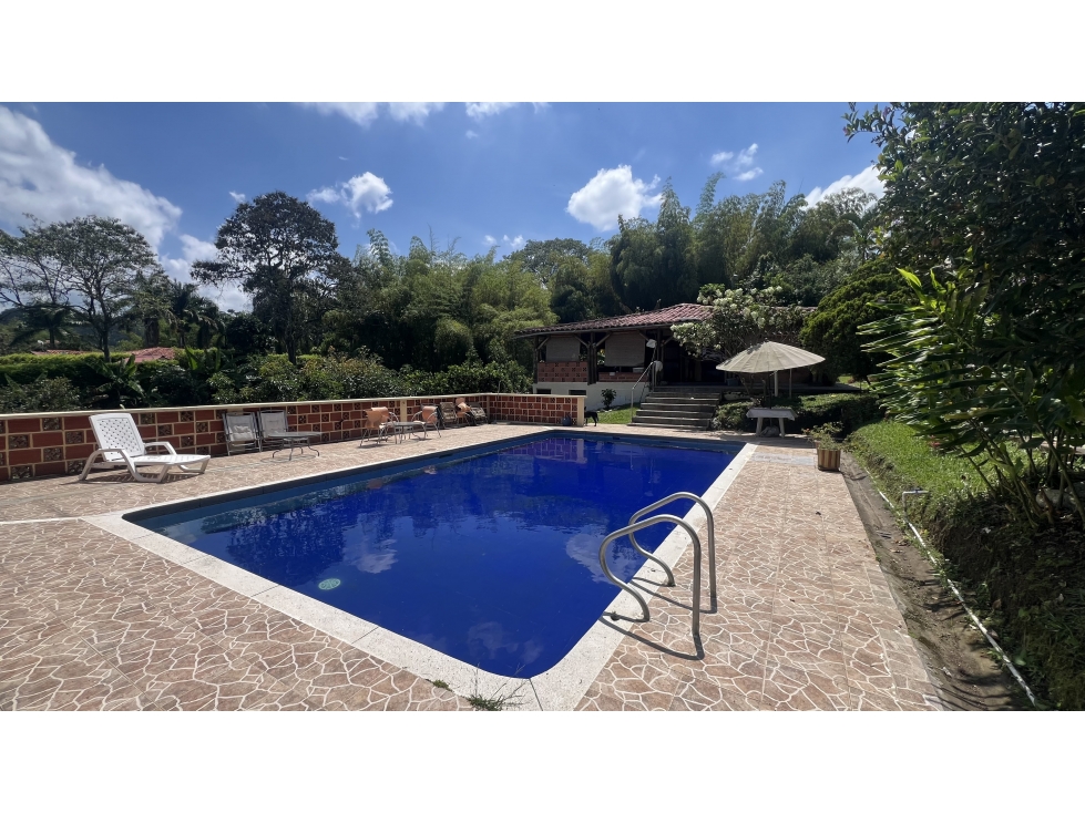 CASA CAMPESTRE BIFAMILIAR EN VENTA COMBIA - PEREIRA