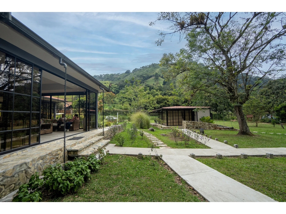 HOTEL CAMPESTRE PARA LA VENTA CASA DE RIÓ EN PEREIRA — foto 2