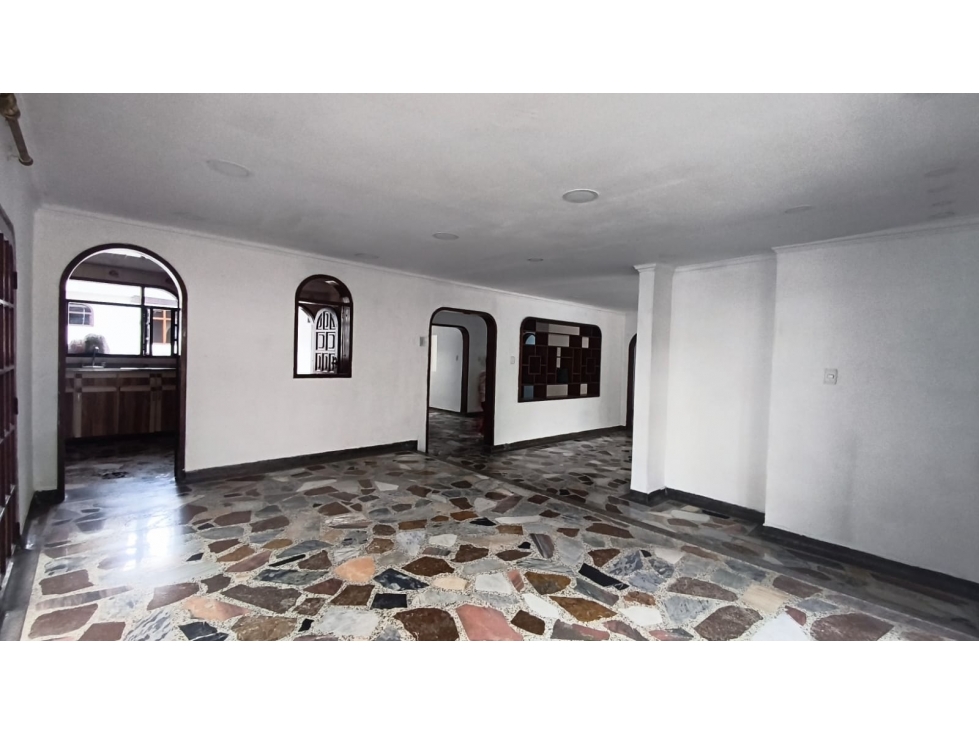 CASA COMERCIAL EN ALQUILER LOS ALAMOS PEREIRA — foto 5