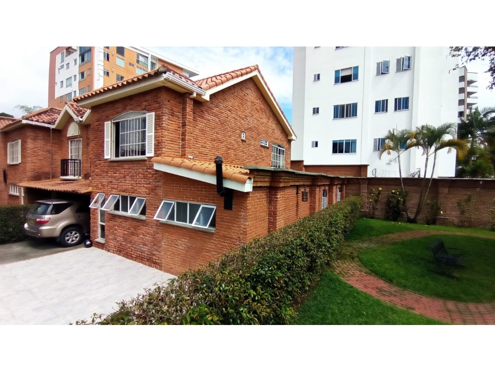 CASA PARA LA VENTA SECTOR PINARES PEREIRA