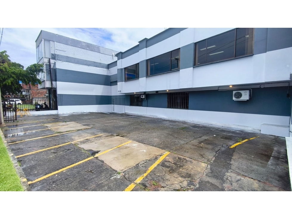 BODEGA EN ALQUILER Y VENTA AV 30 DE AGOSTO LA VILLA PEREIRA - 3