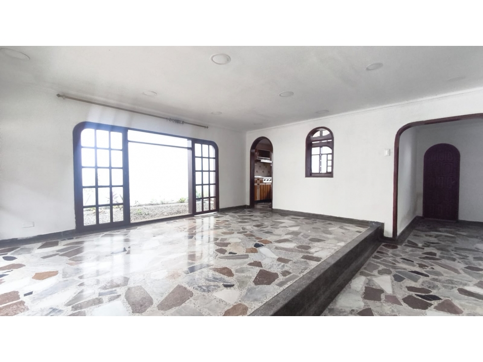 CASA COMERCIAL EN ALQUILER LOS ALAMOS PEREIRA — foto 3