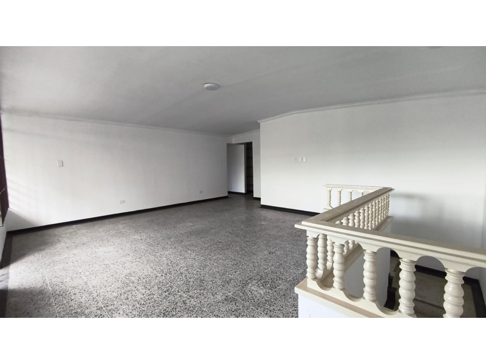 CASA EN ALQUILER Y VENTA LA ELVIRA PEREIRA — foto 2