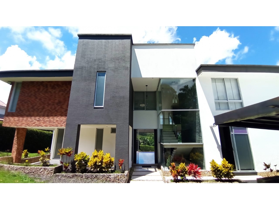 CASA CAMPESTRE EN VENTA EN CONJUNTO CERRADO COMBIA PEREIRA