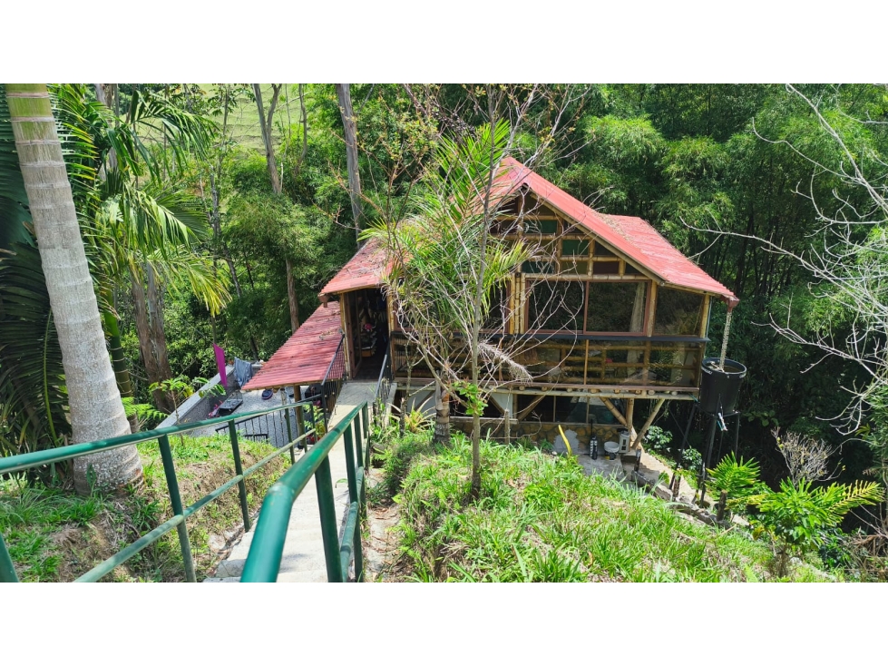 LOTE CON CABAÑA EN VENTA SALIDA 10 VIA PEREIRA-ARMENNIA