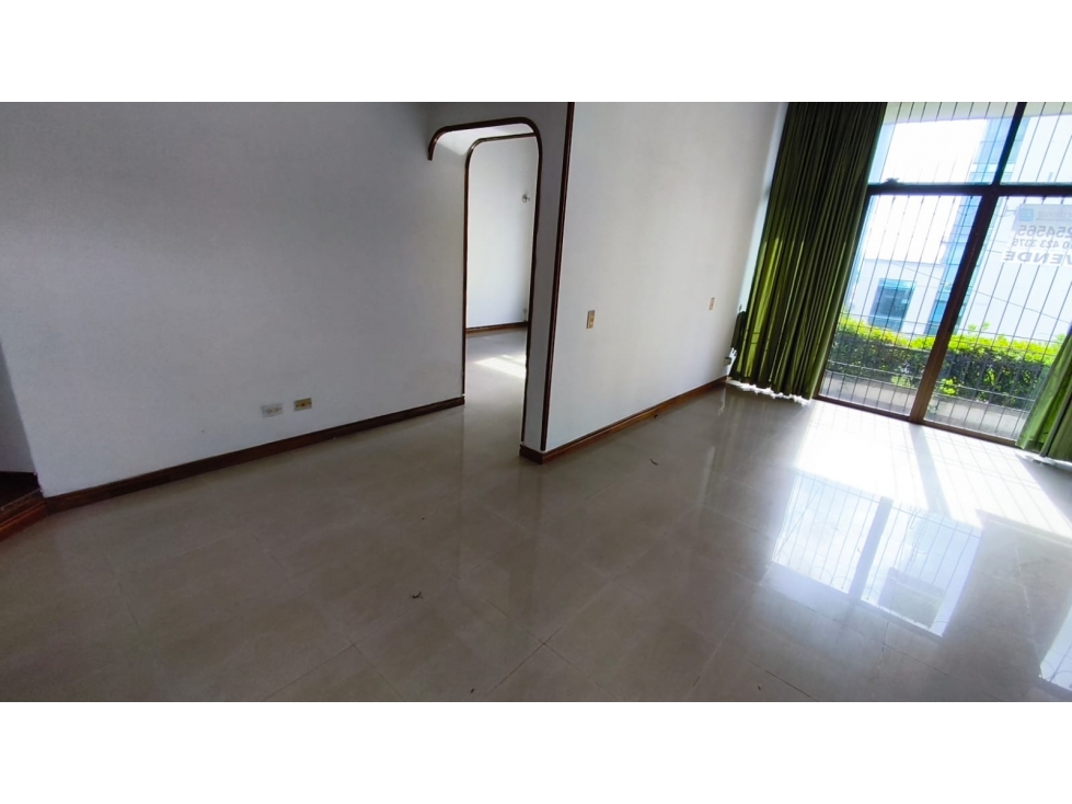 EXCLUSIVA CASA PARA REMODELAR A LA VENTA EN EL SECTOR DE LOS ALAMOS — foto 3
