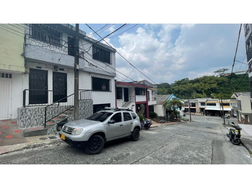 CASA CON RENTAS Y GARAJE PARA LA VENTA CENTRO DE PEREIRA — foto 2