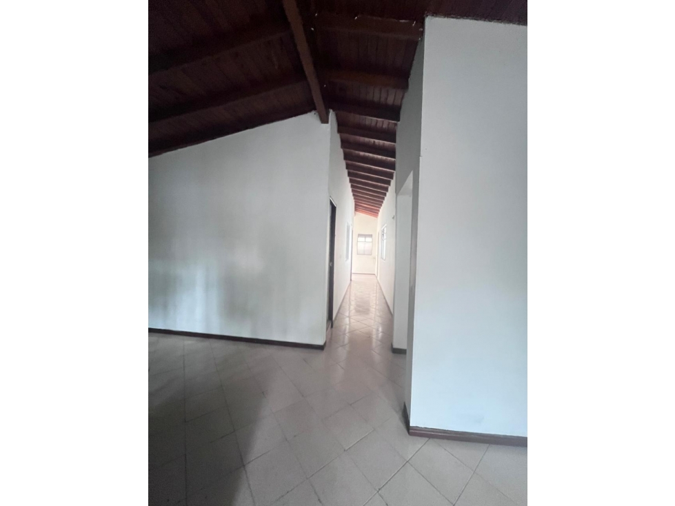 ¡Oportunidad de InversiÃ³n en Casa Lote. Sector La AmÃ©rica! — foto 4