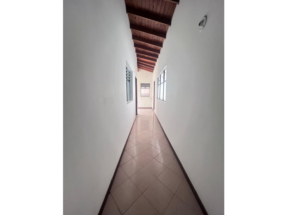 ¡Oportunidad de InversiÃ³n en Casa Lote. Sector La AmÃ©rica! — foto 6