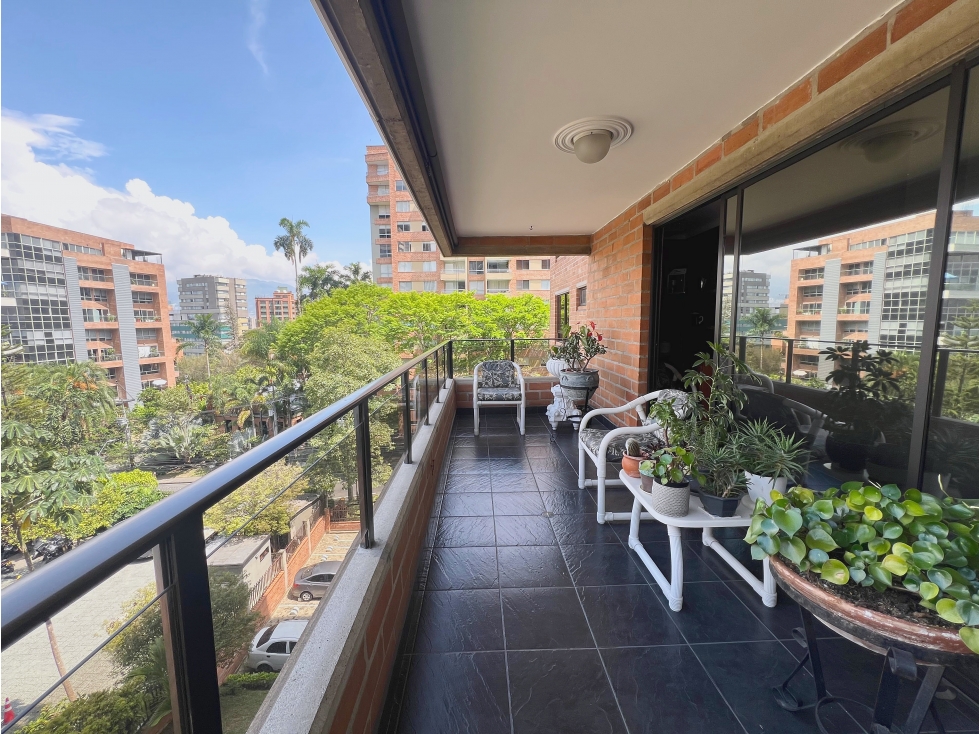 Apartamento clásico de 221 m² en Castropol