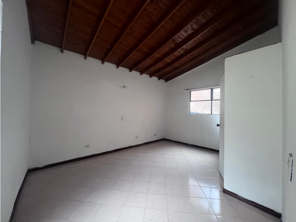 ¡Oportunidad de InversiÃ³n en Casa Lote. Sector La AmÃ©rica! — foto 2