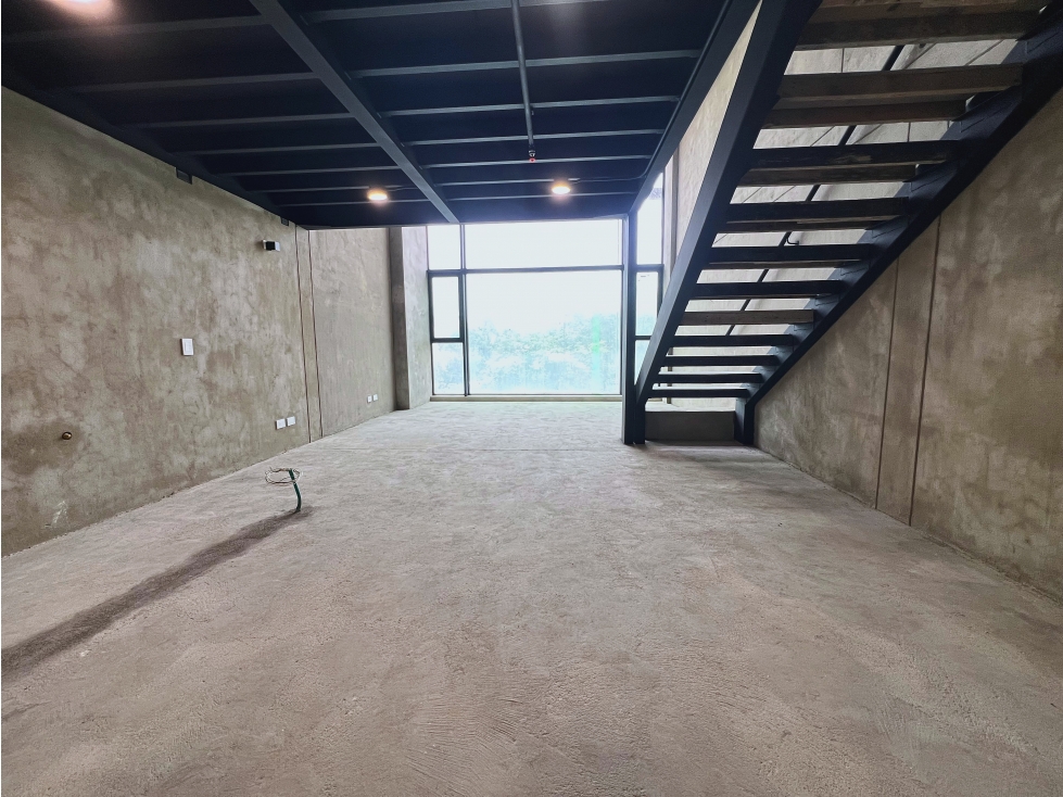 Propiedad de uso mixto en obra gris Alto de Las Palmas, Envigado