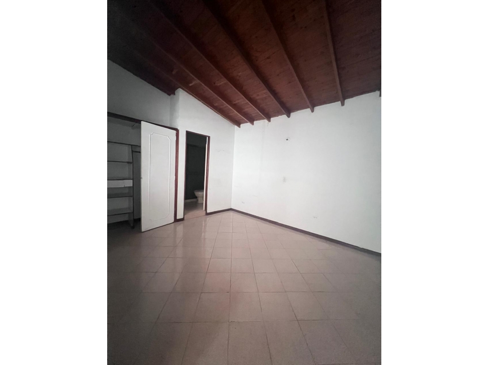¡Oportunidad de InversiÃ³n en Casa Lote. Sector La AmÃ©rica! — foto 3